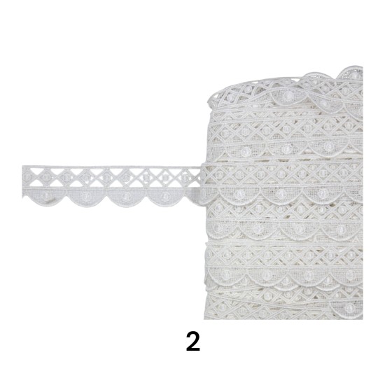 Κυπούρ δαντέλα σε ιβουάρ και λευκό χρώμα 2,5cm  (107630)