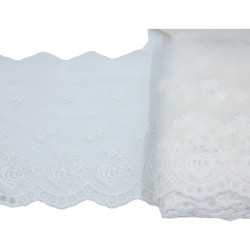 Δαντέλα σαντιγί υπόλευκη 10 cm 