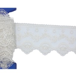 Δαντέλα γαλλική σαντιγί εκρού 8,5cm 