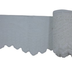 Δαντέλα γαλλική σαντιγί σε χρώμα λευκό 12 cm 