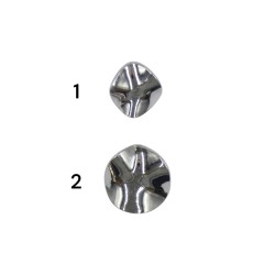 Κουμπί ασημί μεταλλικό με λεπτομέρεια