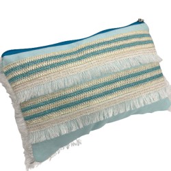 Τσαντάκι σιελ boho με τρίχρωμο κρόσσι