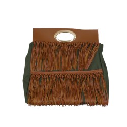 Τσάντα σε κυπαρισσί χρώμα από αδιαβροχοποιημένο ύφασμα με χερούλια χειρός και κρόσσια με εσωτερικά τσεπάκια και πάτο 30 x 36 cm