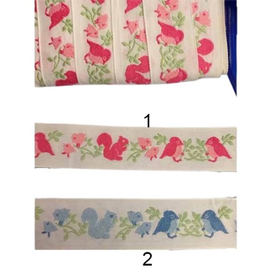 Κεντημένη τρέσα με σχέδιο σκιουράκια  σε 2 χρώματα 3cm ()