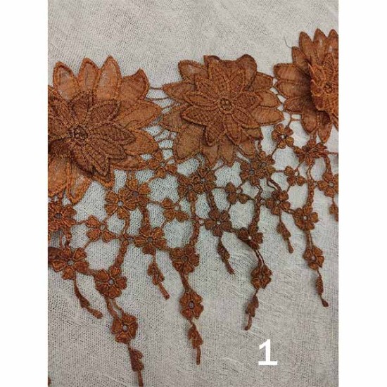 Mεταλλικό κρόσσι με μοτίφ λουλούδια μπρονζέ ()