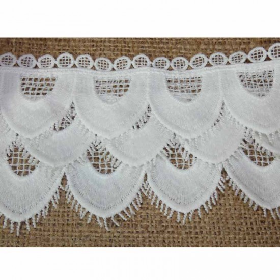 Κυπούρ δαντέλα με τρεις σειρές βολάν 9cm (104652)