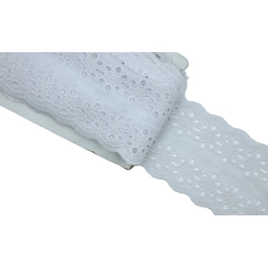 ΛΕΥΚΗ ΒΑΜΒΑΚΕΡΗ ΔΑΝΤΕΛΑ Φ : 9 CM  ()